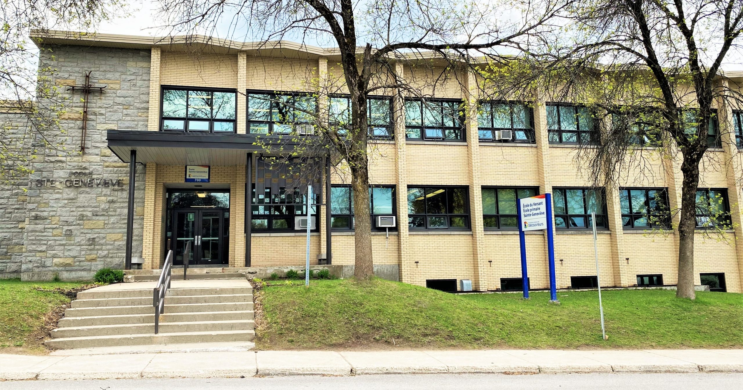 École SainteGeneviève Centre de services scolaire des Découvreurs
